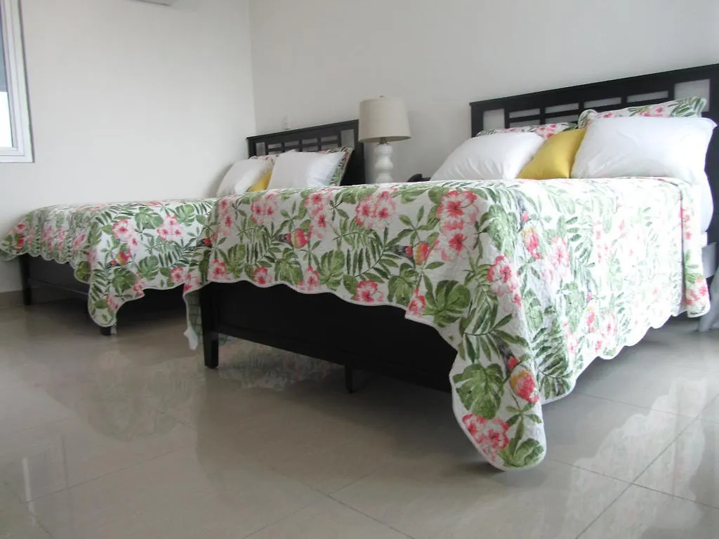 *****  Gala Tower Condo & Hotel Pétionville ハイチ